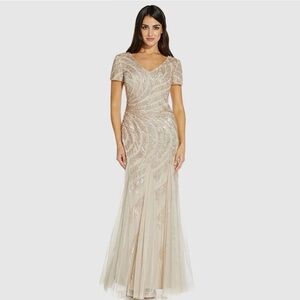 Adrianna Papell Women's Size 6 beaded Sequin Gown Biscotti Cream NWT